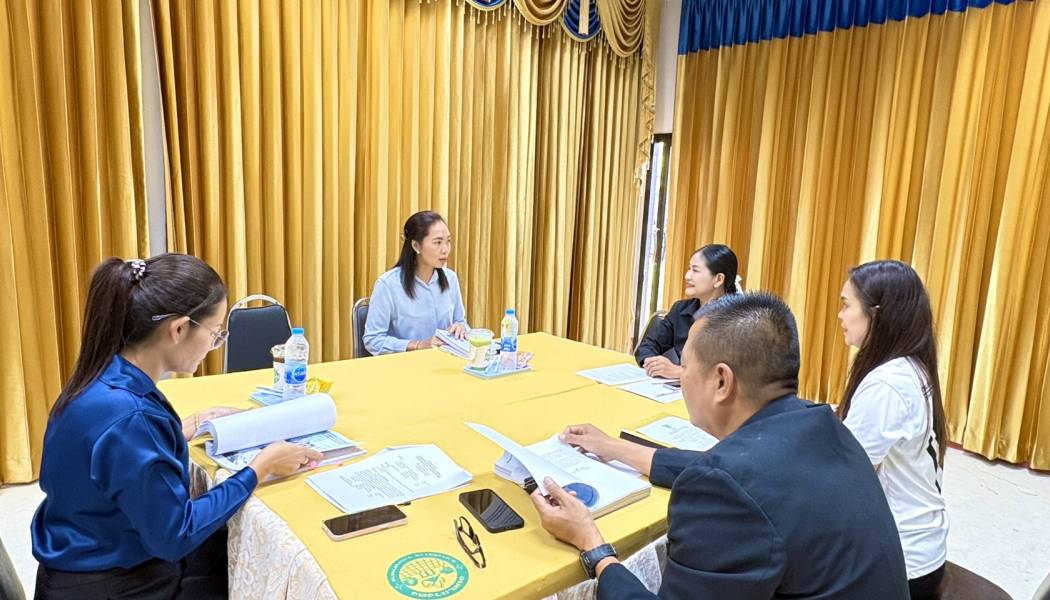 ประชุมคณะกรรมการเพื่อพิจารณาคุณสมบัติและประเมินผลงานเพื่อเลื่อนและแต่งตั้งพนักงานเทศบาลประเภทวิชาการให้ดำรงตำแหน่งในระดับที่สูงขึ้น รายนางสาวจินตนา โสระวิสัย ตำแหน่ง นักวิชาการศึกษา ระดับปฏิบัติการ เป็นระดับชำนาญการ